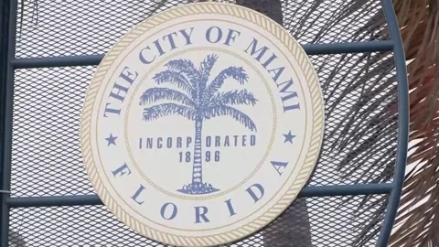 The Port of Miami reiterates its commitment to supply electricity to cruise ship 스톡 동영상 204131355