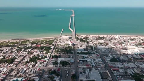 Port of Progreso in Yucatán Mexico, the gate of the southeast paradise to Stock-Footage 141482882