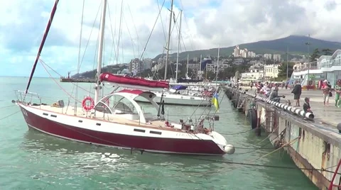 Port in town Yalta, Crimea 動画素材 60211253
