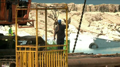 Port worker 1 Video stock 705605