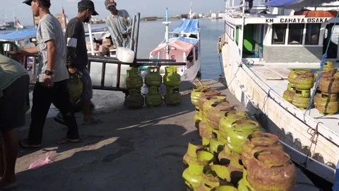 Port Workers Video stock 199891855