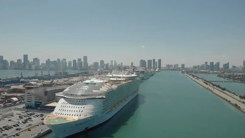 Port3 Video stock 129117681