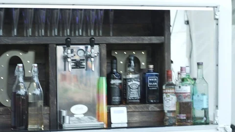 Portable Gin Bar 库存影片 116096926