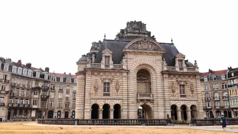 Porte de Paris historic gate in Lille France Vidéo 344446626