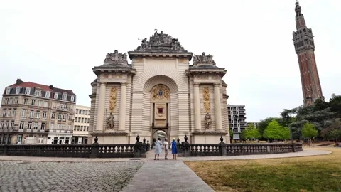Porte de Paris historic gate in Lille France Vidéo 344446930