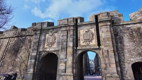 Porte Saint-Vincent gate in Saint-Malo, France 库存影片 333841468