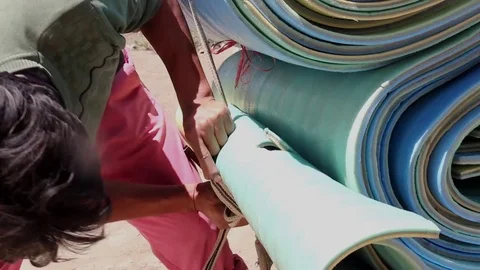 Porter working k2 trek Stock Footage 78883617