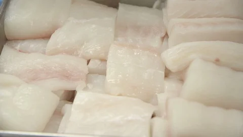 Portions of fish as prep for a restaurant Vidéo 104252595