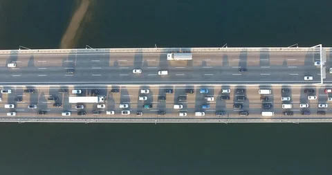 Porto bridge over Douro river Stockbeeldmateriaal 111056791