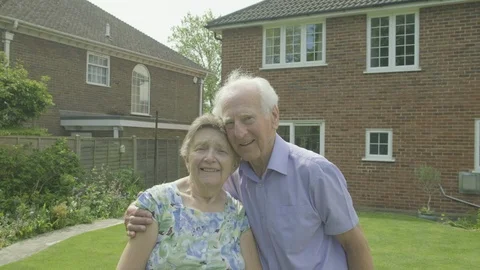 Portrait of an active senior couple Video stock 90000320