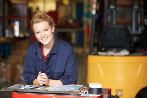 Portrait of apprentice engineer in factory Foto stock