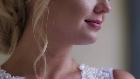 Portrait of a bride close-up on wedding day. walk in the park Stock-Footage 81552404
