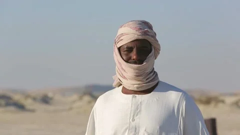 Portrait of camel-driver at the desert of Doha, Qatar. Stock Footage 149001702