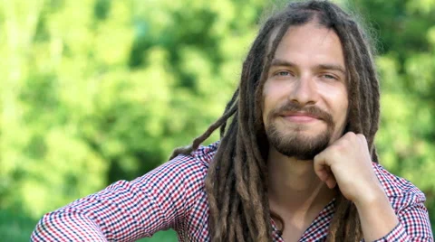 Portrait of dreadlock man 库存影片 64870377