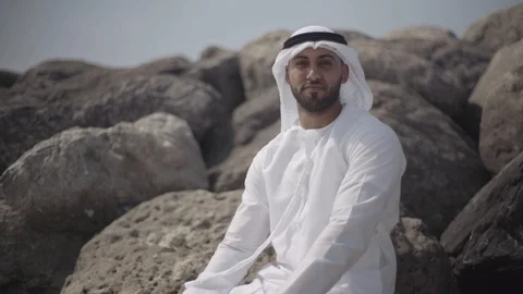Portrait of an Emirati man. Video stock 105780712