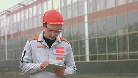 Portrait of an engineer or builder. Видео 128107958