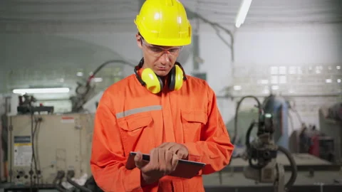 Portrait of engineer worker Video stock 153075034