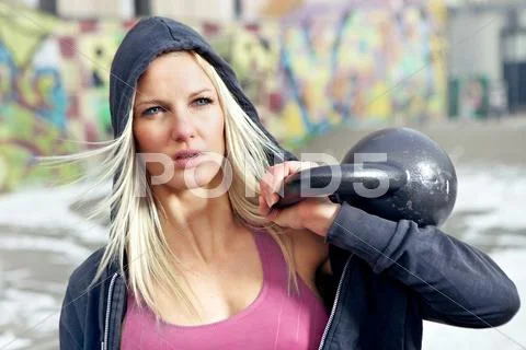Portrait fitness woman with weight Stock Photos