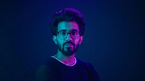 Portrait Indian serious man developer coding worker programmer profile looking Stockfoto's