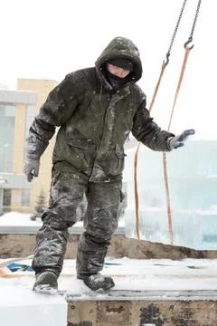 Portrait of installer at unloading ice blocks Foto stock