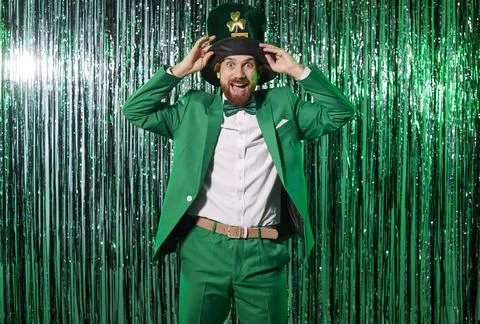 Portrait Of Man Dancing On Saint Patricks Day Stock-Fotos