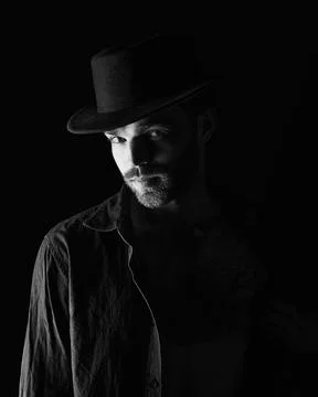 Portrait of a man in a dark key in the studio Foto stock