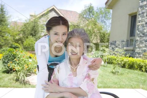 Portrait of mother and daughter Stock Photos