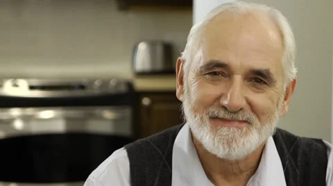 Portrait of an old man 스톡 동영상 31742043