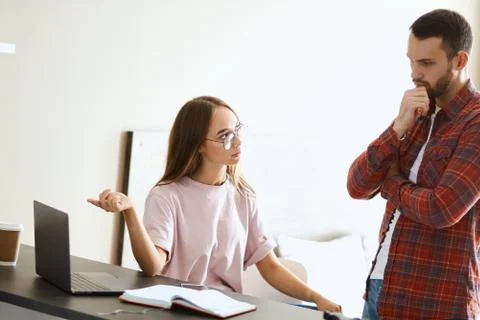 Portrait of ouple solving problems Foto stock
