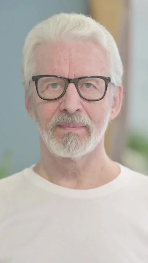 Portrait of Serious Old Man, vertical video 库存影片 329107116