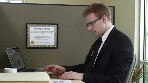 Portrait of telemarketer using tablet Stock-Footage 67364491