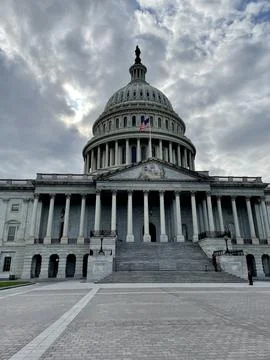 Portrait View of US Capitol 库存照片