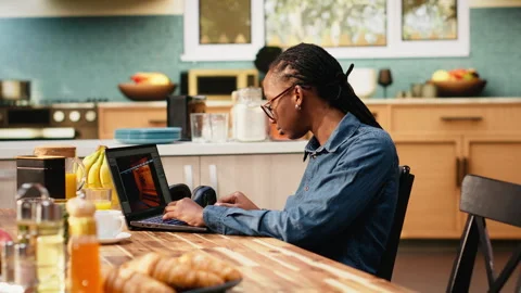 Portrait of woman developer working on game programming with laptop Vídeos de archivo 344246327