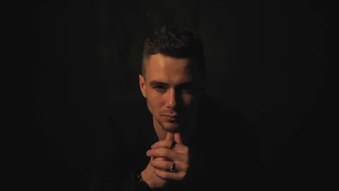 Portrait of a young guy Vídeo Stock 100137591