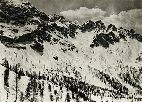 Position Marmolata Ride Elevator. Looking against Gran Lasting Wire cable ... Foto stock