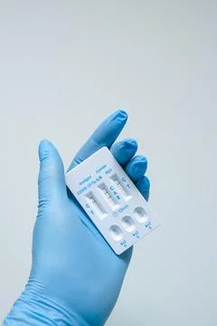 Positive Flu A result on a rapid test for COVID-19, Flu A B, and RSV Foto stock