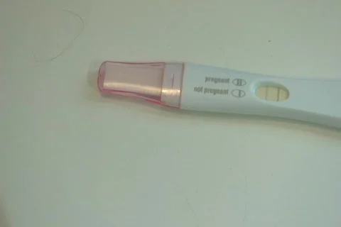 Positive pregnancy test 스톡 동영상 159511