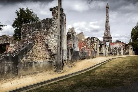 The post-apocalyptic Eiffel Tower Stock Photos