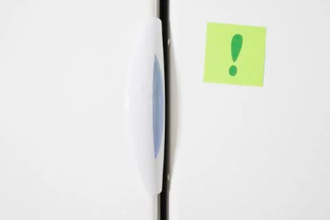 Post it note with exlamation mark 库存照片