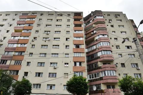 Post Soviet flat of blocks built in the Communist era, concrete apartment b.. 库存照片