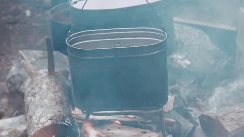 Pot Hanging Over the Fire Video stock 91560929