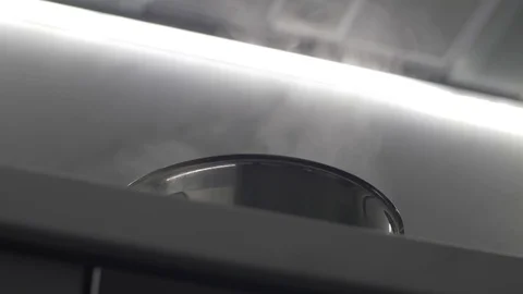 Pot on an induction hob Vídeo Stock 103061737