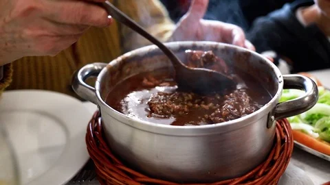 Pot with rice with rabbit in restaurant Video stock 88171298