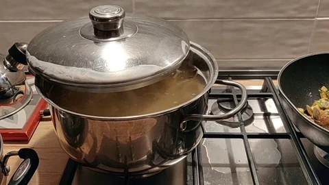 Pot of spaghetti - Time lapse Stock Footage 119221496