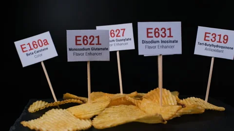 Potato chips with additive warning flags Vidéo 348479001