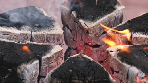 Potato pancakes, fried deep-fried in a pan over an open fire. Stock-Footage 100881484