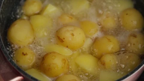 Potatoes are boiling Video stock 326051760
