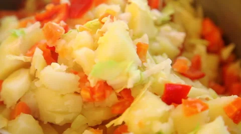 Potatoes with red sweet pepper Stock Footage 40617667