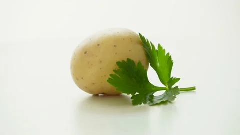 Potatoes Rotating On White Background 스톡 동영상 236622579
