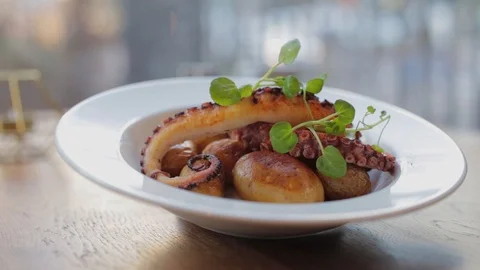 Potatoes wits octopus Vidéo 93744560